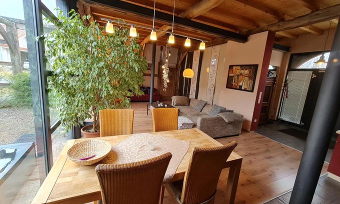 Castell Apartment | Das Castellchen, Historische Scheune und Garten