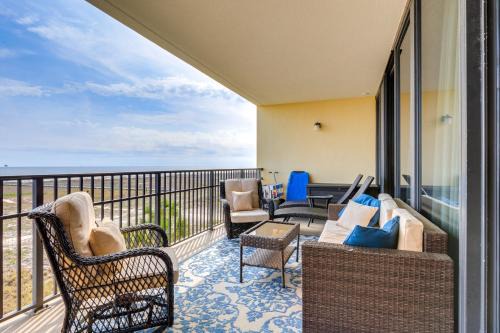 Dauphin Island Apartment | Dauphin Island Condo with Balcony and Resort Amenities