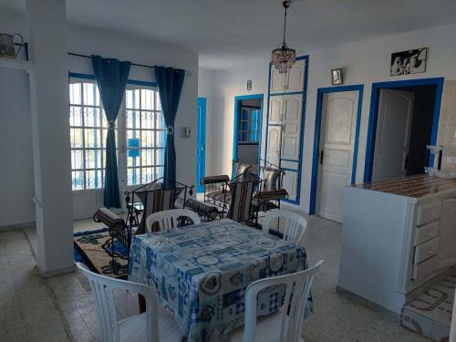 Sakiet Eddaier Apartment | Dauphin (Résidence Chahrazad)