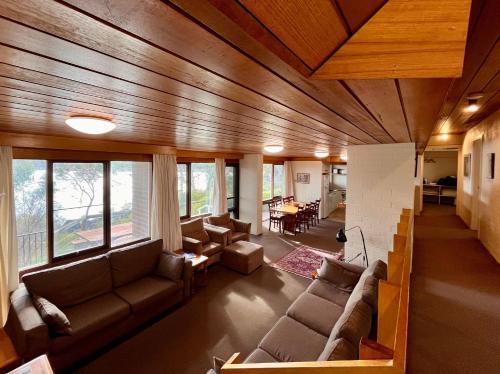 Jindabyne House | Dauphine 3 23 Townsend Street