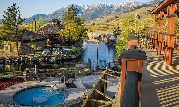 Genoa Condo | David Walley's Resort, 2br suite, Sunday check-in