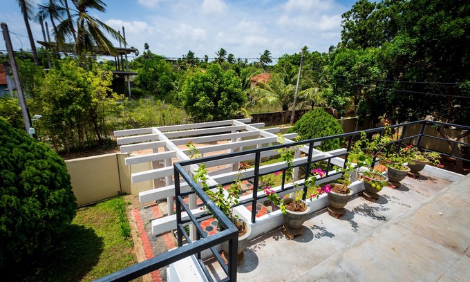 Uduvil Hotel | Dayanithi Guest House
