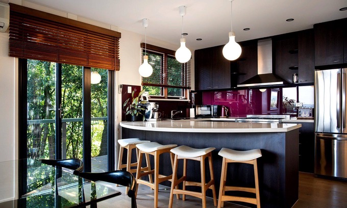 Daylesford House | Daybreaker (With Car Parking)