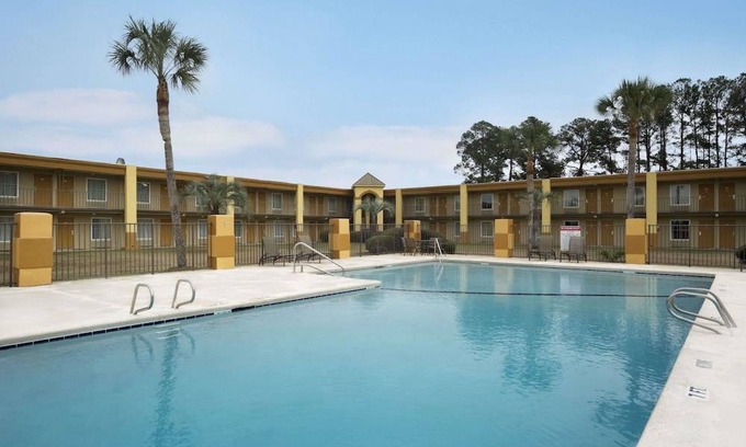 Dock Junction Hotel | Days Inn by Wyndham Brunswick/St. Simons Area
