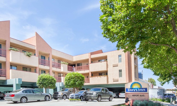 Paradise Valley Hotel | Days Inn by Wyndham San Francisco S/Oyster Point Airport