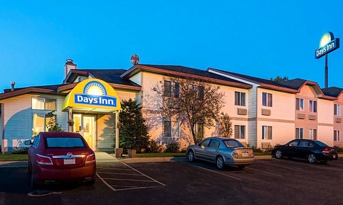 Eau Claire Hotel | Days Inn by Wyndham West-Eau Claire