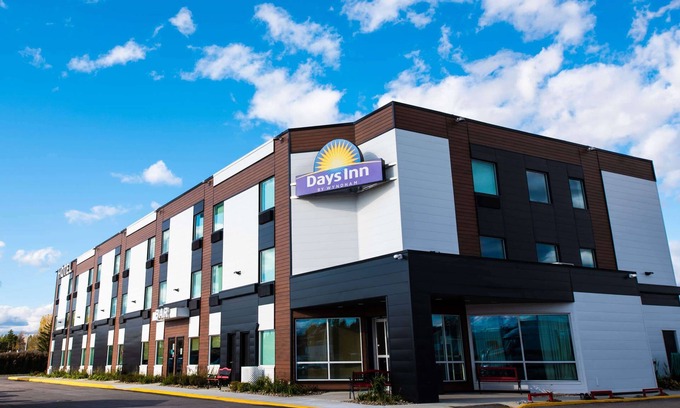 Berthierville Hotel | Days Inn by Wyndham Berthierville