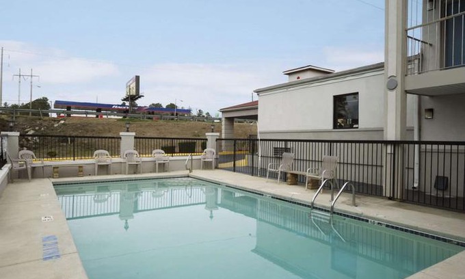Gracewood Hotel | Days Inn by Wyndham Augusta near Fort Gordon