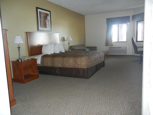 Phenix City Hotel | Days Inn By Wyndham Phenix City Near Fort Moore