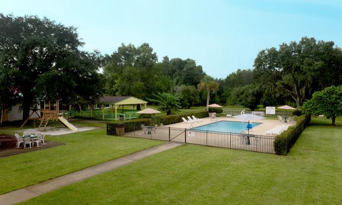 Crystal River Hotel | Days Inn by Wyndham Crystal River