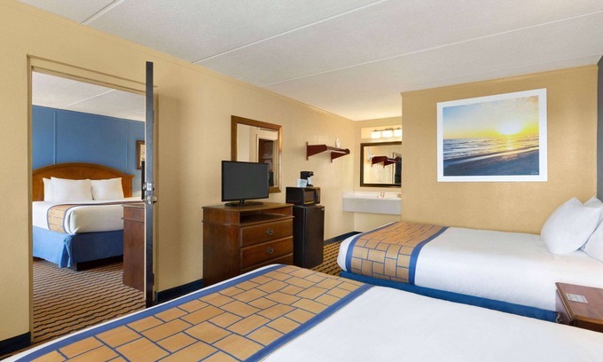 Westover Hotel | Days Inn & Suites by Wyndham Fort Bragg/Cross Creek Mall