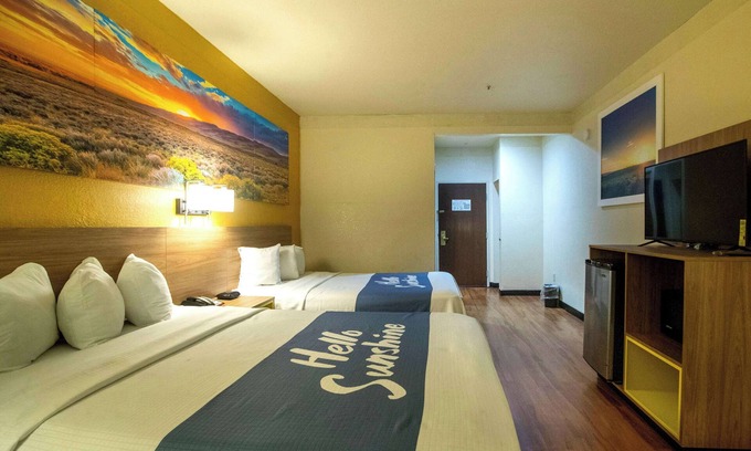 Greater Greenspoint Hotel | Days Inn & Suites by Wyndham Houston North/Aldine