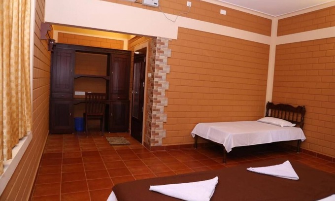 Alappuzha Bed & Breakfast | Dazzle Dew Memories - Deluxe Double Room