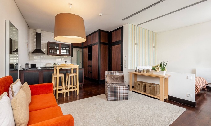 Centro / Baixa Apartment | Dazzling City Center Studio in Lively Neighborhood