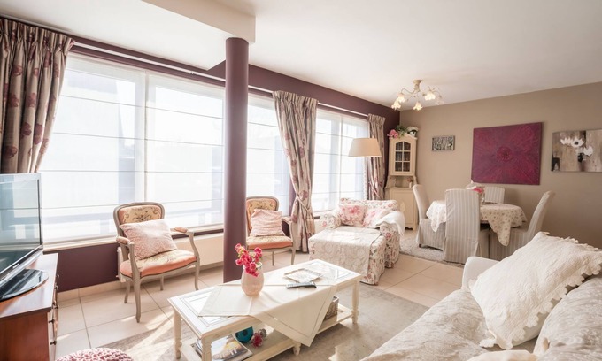 Wenduine Apartment | De tulp - romantic by Interhome