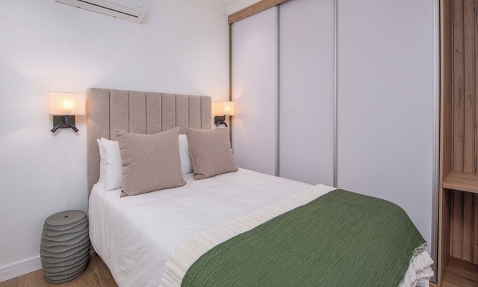 Stellenbosch Central Apartment | De Waal Grandeur Apartment - Stellenbosch CBD Luxury Stay
