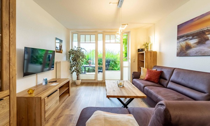 Dorumer Neufeld Apartment | De Wisch - Newly renovated vacation apartment with pool and sauna