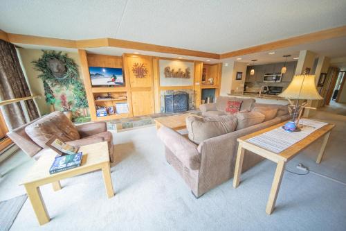 Lakeside Village House | Decatur 1806 by SummitCove Lodging