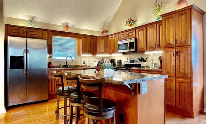 Chalet Village Ski Chalet | Decorated Lord of Rings Theme. View all year round. 3 Miles from Gatlinburg.