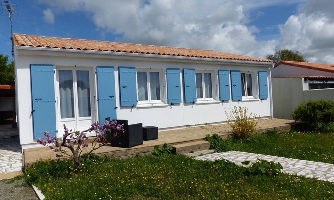 Marsilly Cabin | Decorated with taste, modern, very quiet area, typical fisherman village