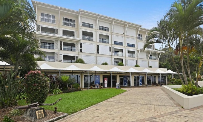 Brisbane Waterfront Apartment | Deep Blue Apartment 1 Tangalooma