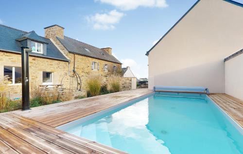 Loguivy House | deep blue
