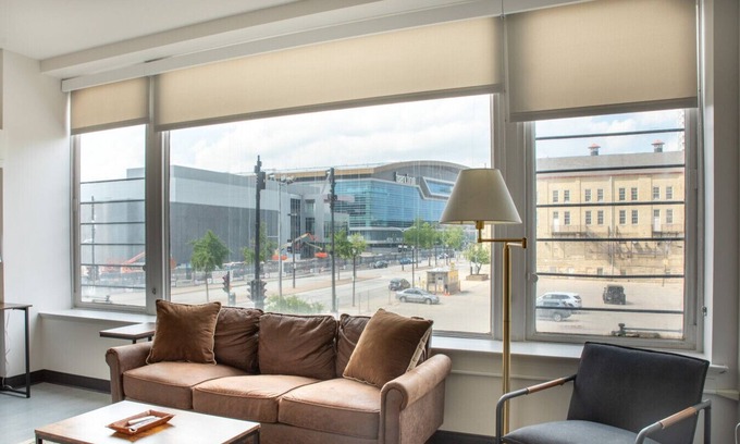 Westown Apartment | Deer District Studio Apt JC6 - One Block from Fiserv and Baird