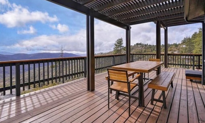 Idyllwild House | Deer Haven Lodge w/Sunset Views