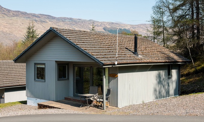 Crianlarich Apartment | Deerstalker. Beautiful 5 star, 1 bedroom chalet sleeps up to 2