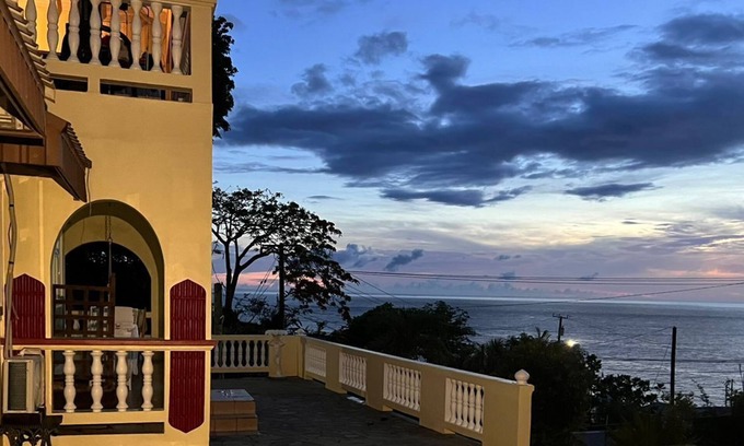 Anse La Raye Villa | Deja View is located in Canaries and offers loving sunset