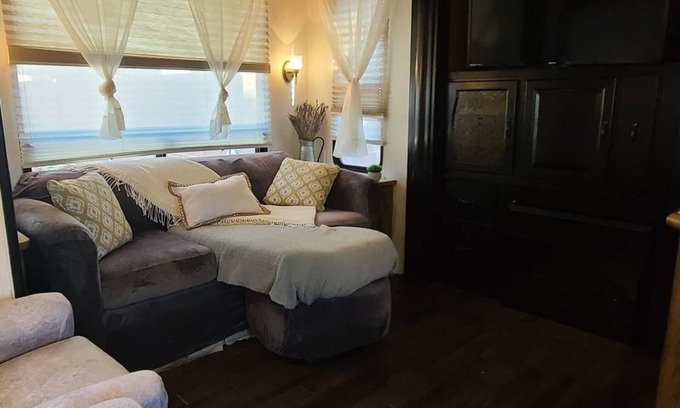 St. George House | Delighful 1 Bedroom Camper/RV in Saint-George Utah (NO LONGER AVAILABLE)