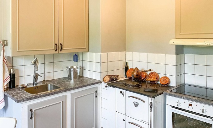 Gullabo House | Delight your family with a stay in this vacation home