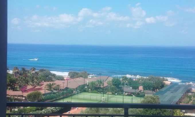 Torre Ruffa Apartment | Delightful apartment 200 meters from the sea and with private access to the beach