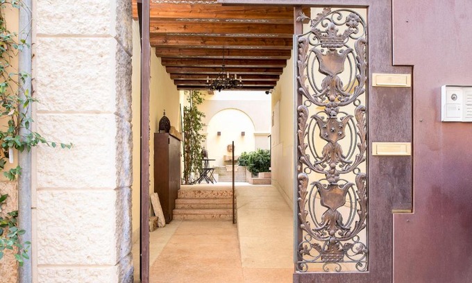 Old Town Apartment | Delightful apartment in historical building