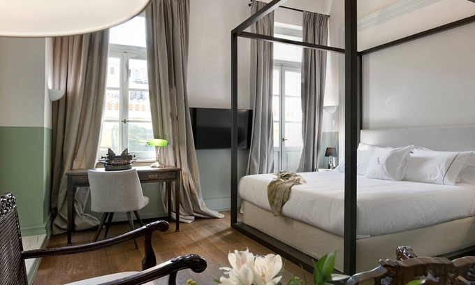 Monastiraki Villa | Delightful Athens Apartment | 1 Bedroom Suite | Apartment Elexsion | Furnished.