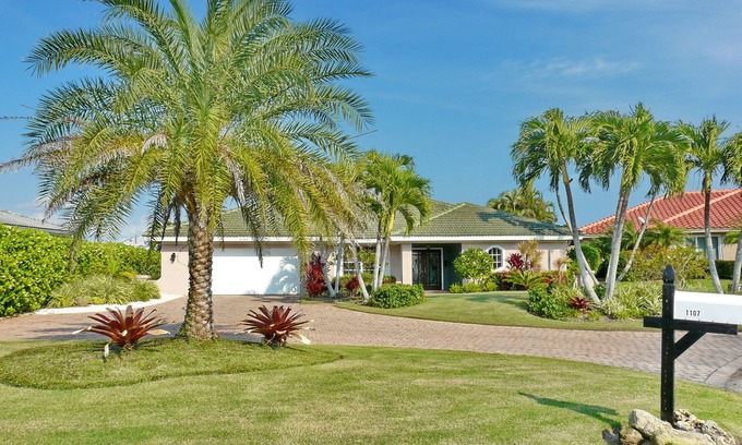 Marco Island House | Delightful home w/pool & direct boating access