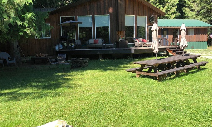 Noxon Cabin | Delightful lodge with WiFi in the heart of Bull River- 5 bedrooms available,