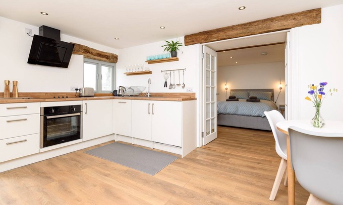 Torpoint House | Delightful pet friendly cottage in 3 acres of land just a mile from the beach.