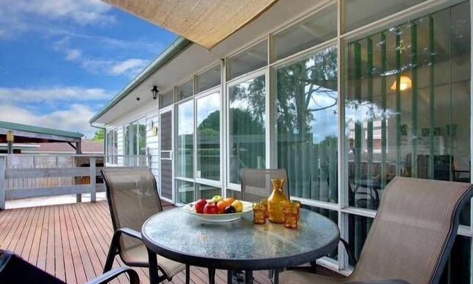 Capel Sound House | DELIGHTFUL R'BUD COTTAGE
