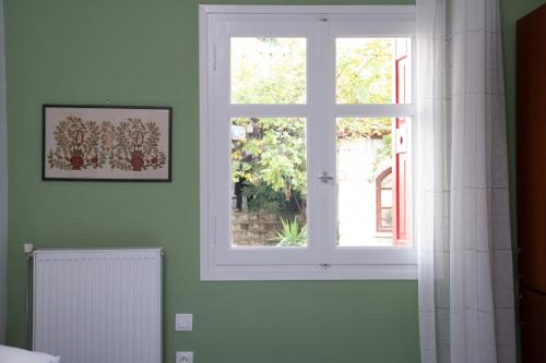 Delfoi Apartment | Delphian Colors - Green Edition