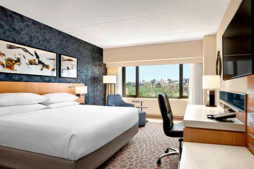 Downtown Calgary Hotel | Delta Hotels by Marriott Calgary Downtown