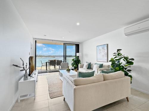 Batemans Bay Apartment | Deluxe 3-Bed Unit with Views