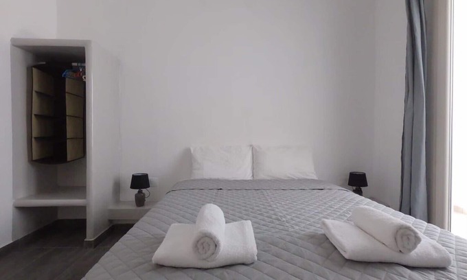 Perissa Apartment | Deluxe 4 persons Studio 30 meters from Perissa Beach