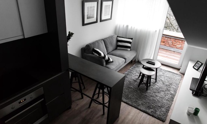Liberty Avenue Apartment | Deluxe Apartments by Hostlovers