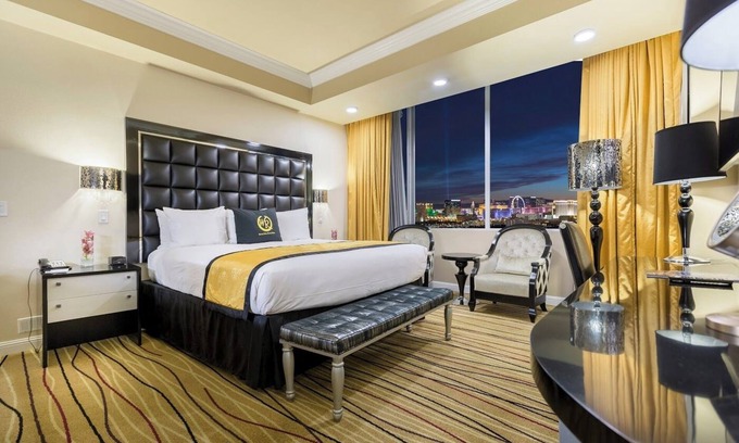 Las Vegas Resort | Deluxe Casino Resort & #1 Restaurant Formula 1 race week in Fabulous Las Vegas!