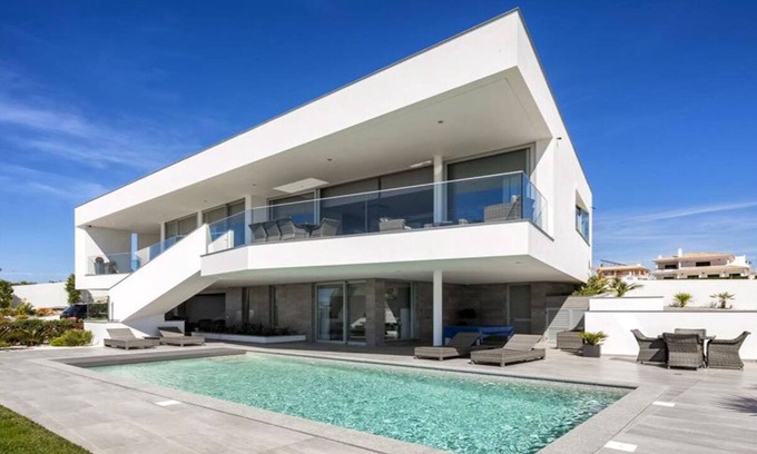 Porto de Mos Villa | Deluxe Contemporary 4 Bedroom Villa w/beautiful ocean views, heated pool, Wifi