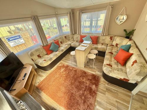 Glasgow Apartment | Deluxe Delta 4-Bedroom Caravan Located at Maryville Caravan Site Uddingston, Glasgow