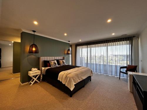 Mambourin House | Deluxe Grand Suite in the west of Melbourne