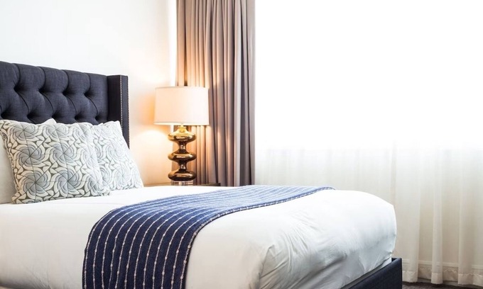 West Campus Hotel | Deluxe King, Hotel Ella, Pool Access, Private Parking, Close to Capitol