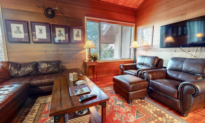 Mammoth Lakes Condo | Deluxe Mountain Townhome, 2 Master Suites. Large Private Deck & Washer/Dryer